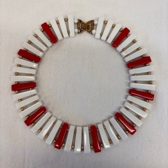 Retro Bold Red and White Statement Choker Necklace - Picture 10 of 16